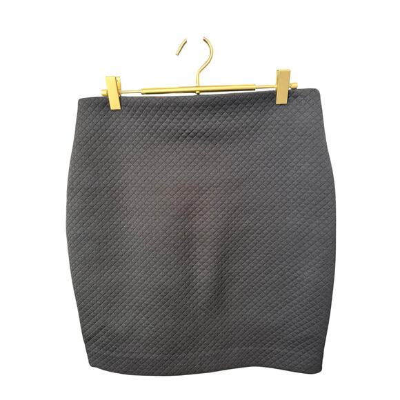 LOFT Black Diamond Quilted Textured Mini Pencil Skirt Pull On Size S EUC - Picture 3 of 5